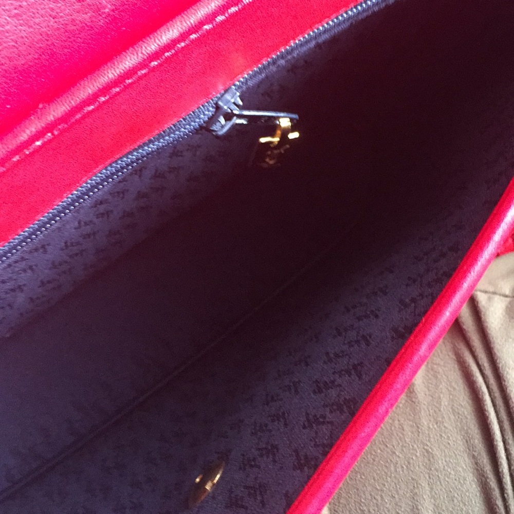 Vintage Yves Saint Laurent red leather crossbody - Picture 5 of 5